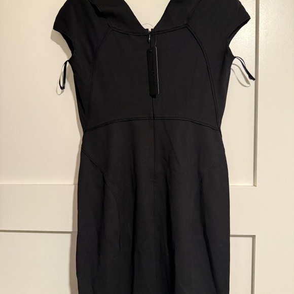 Black dress - Picture 1 of 4